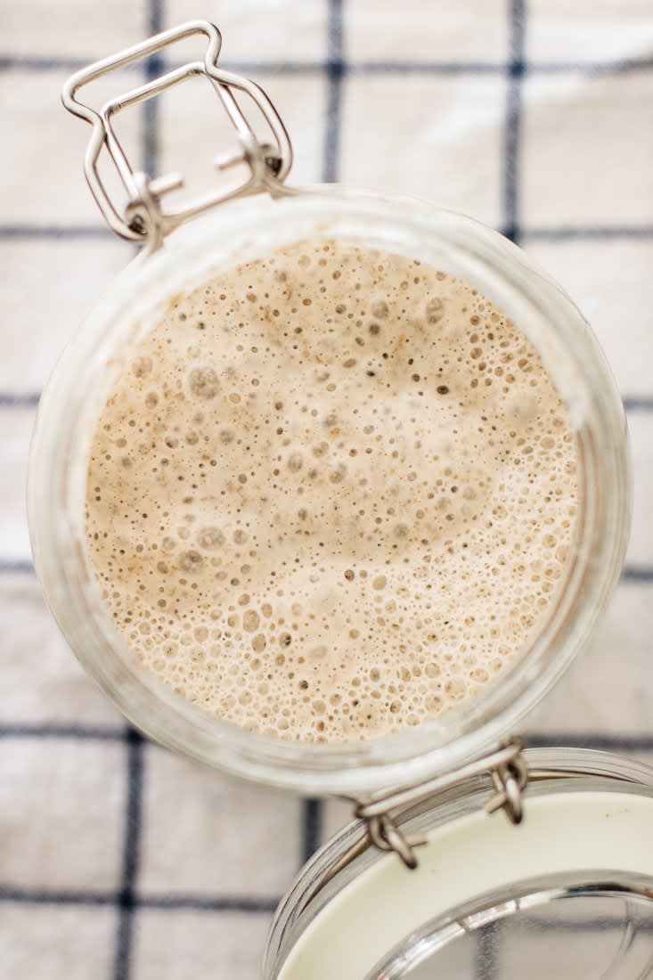 How to make sourdough starter from scratch
