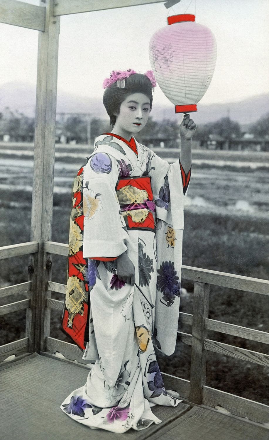 Maiko Manryō with a Gifu Lantern 1910s, Japan. Maiko (apprentice geisha ...