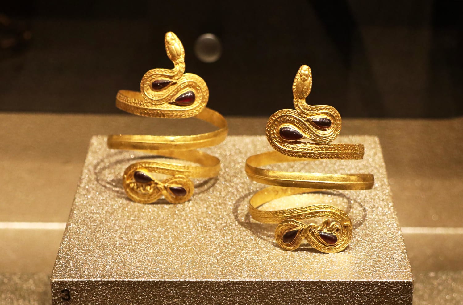 2,300 year old Ancient Greek gold armbands