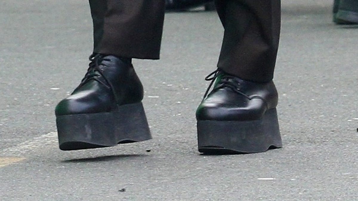 Is This Shoe OK? Robert De Niro’s Platform Oxfords on the Set of The Irishman