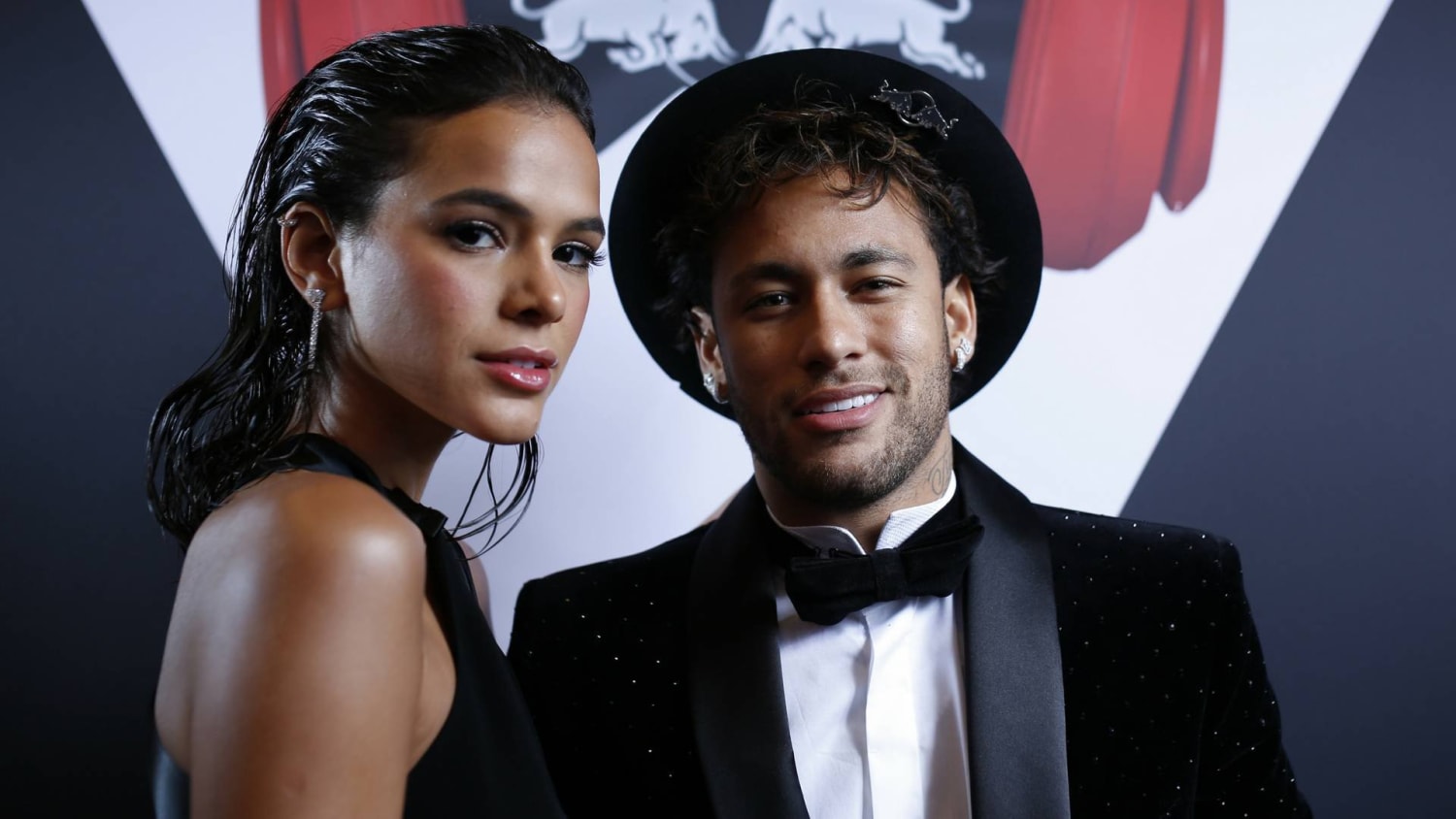 Neymar da Silva, his girlfriend, his son and his relationships with actress Bruna Marquezine