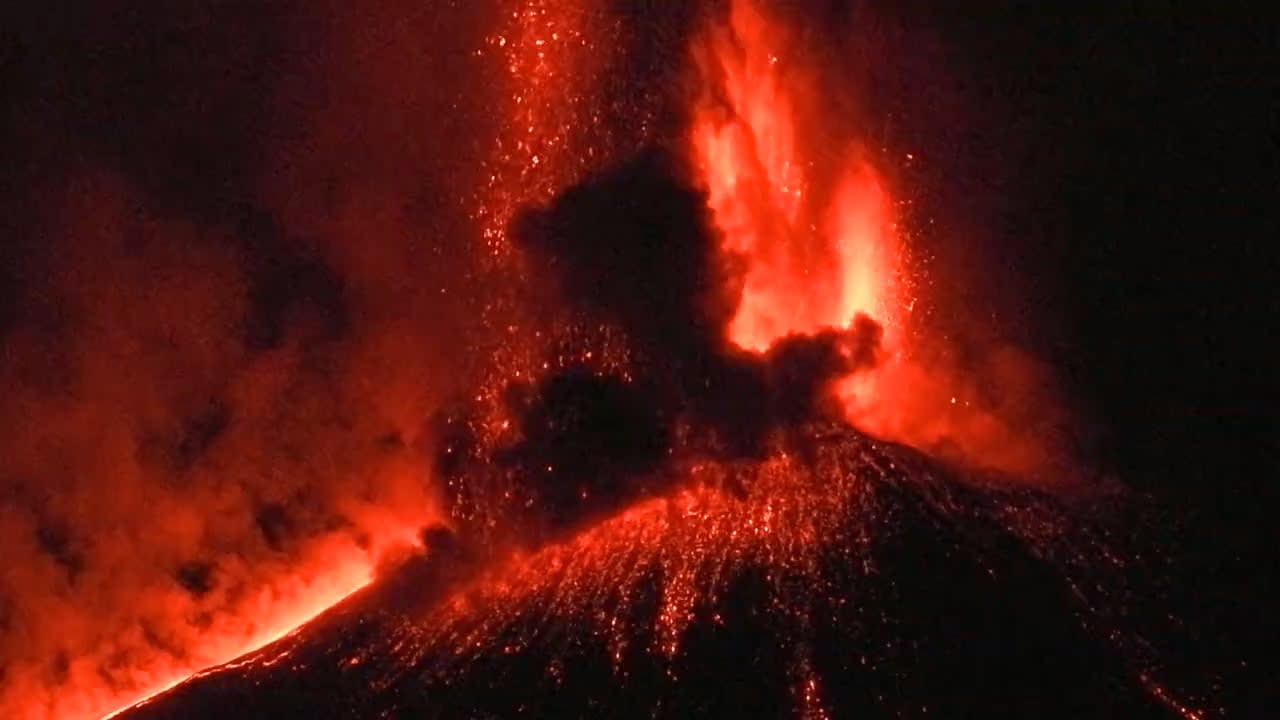 Mount Etna has just erupted with lava ejected to a height of 500-600 meters