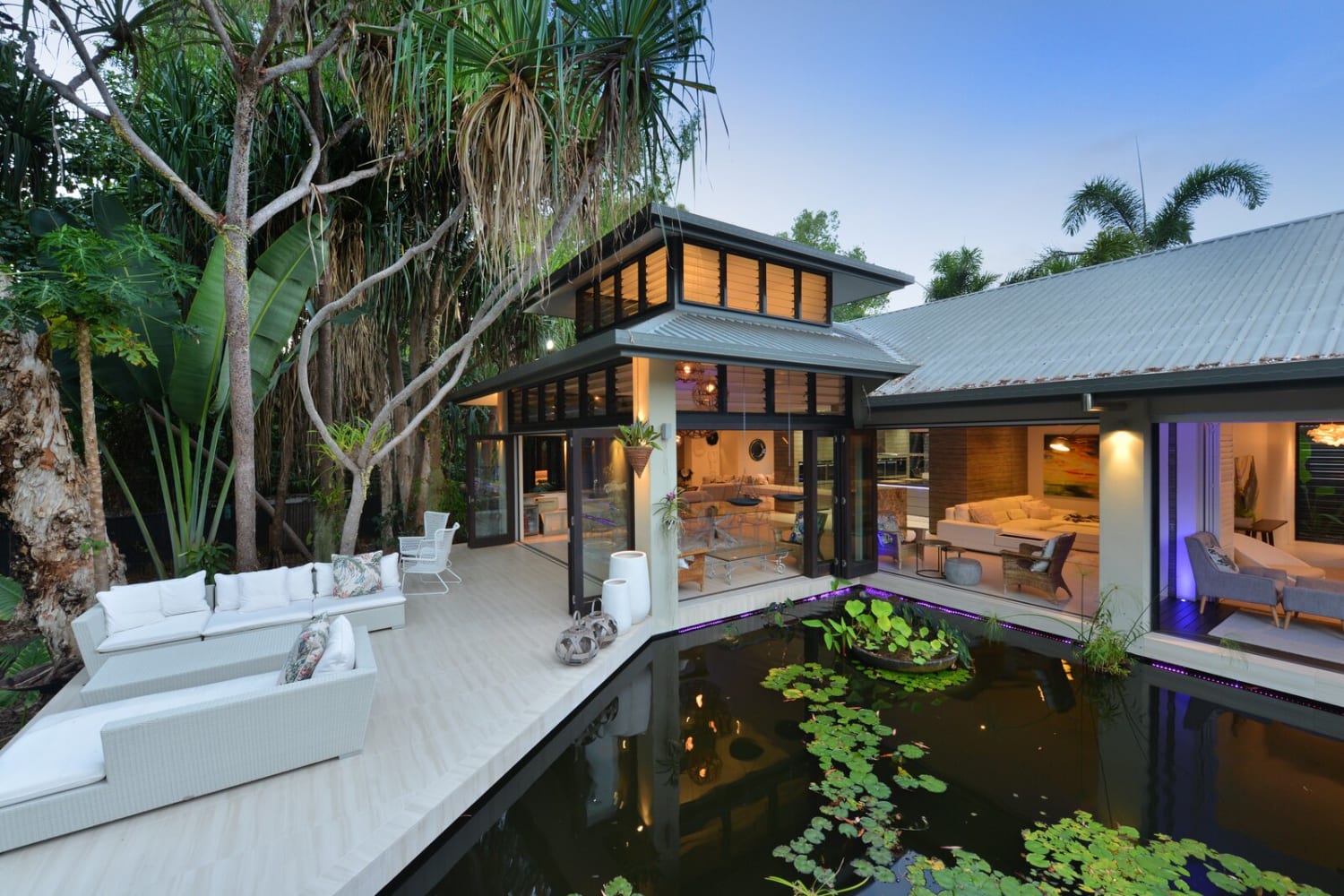 A Modern Home in Queensland Promoting Indoor-Outdoor Living Seeks $1.8M