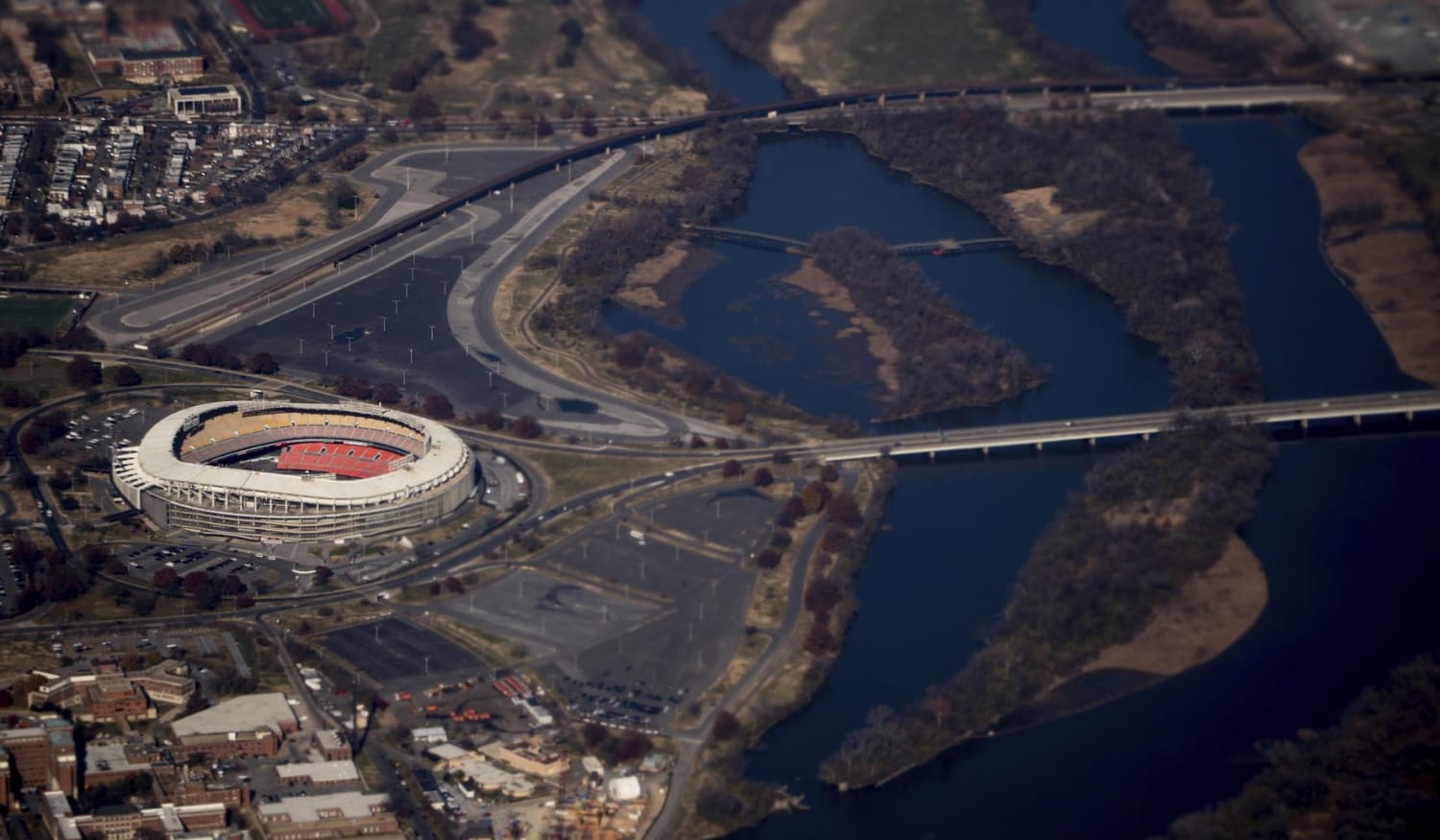 D.C. planning to tear down RFK Stadium in 2021