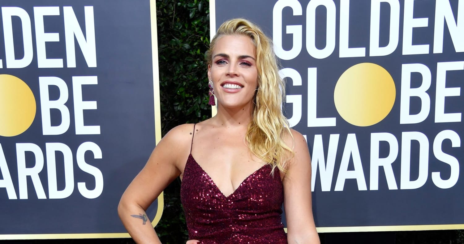 Busy Philipps Used This Boob Sweat Powder to Stay Cool and Dry at the Golden Globes