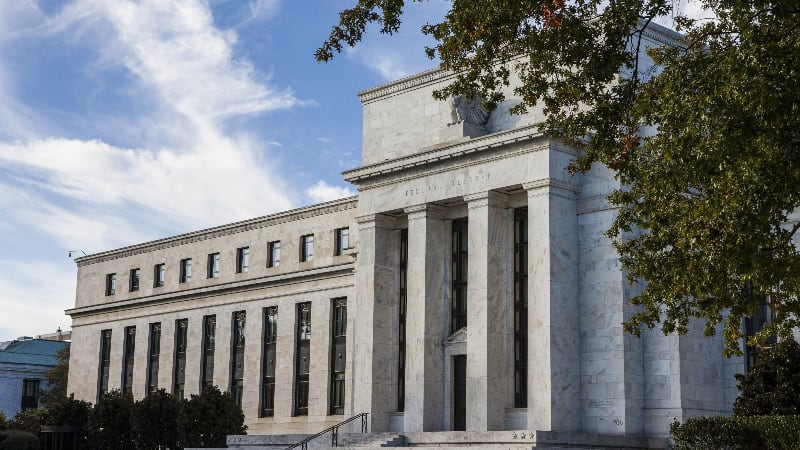 Fed's Discount Window: How Banks Borrow Money From The U.S. Central Bank