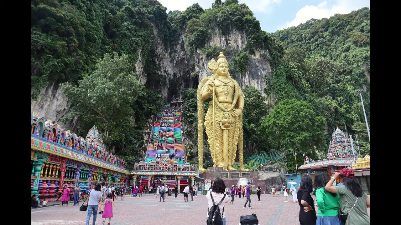 Tour to Temple Hindu in Batu Cave Kuala Lumpur, Malaysia