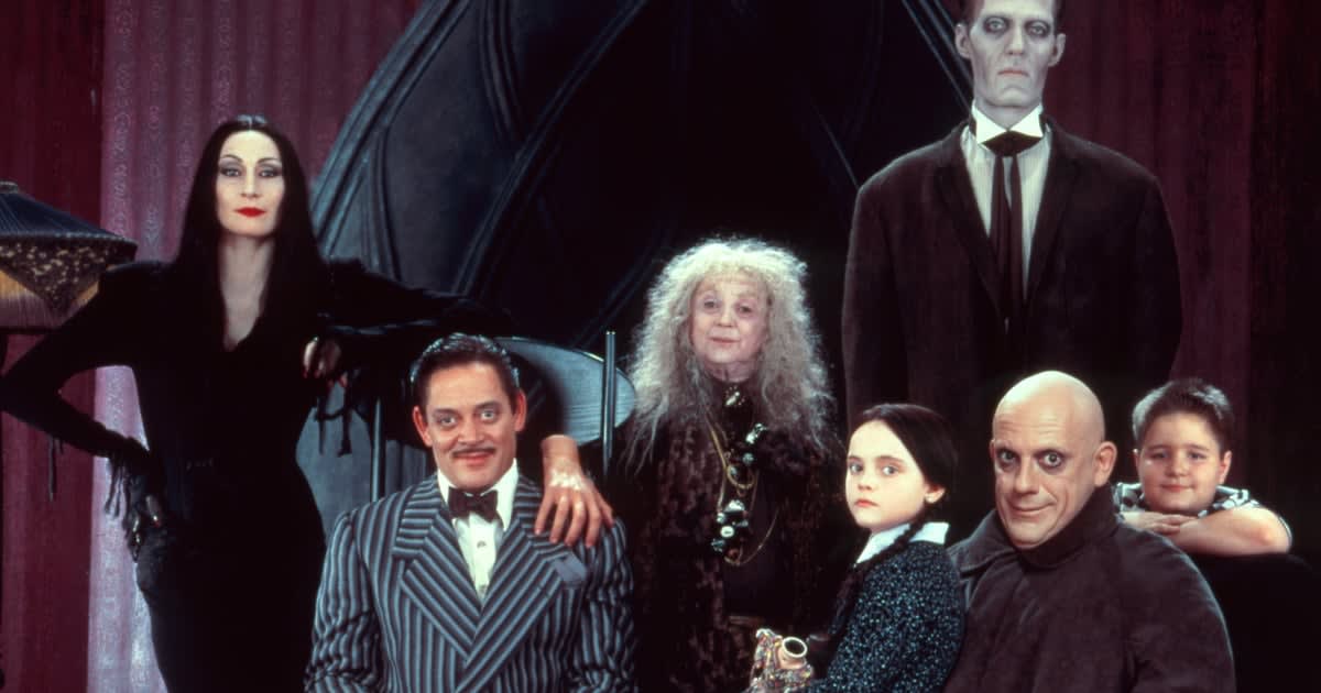 17 Wonderfully Morbid Addams Family Moments That Will Lift Your Spirits