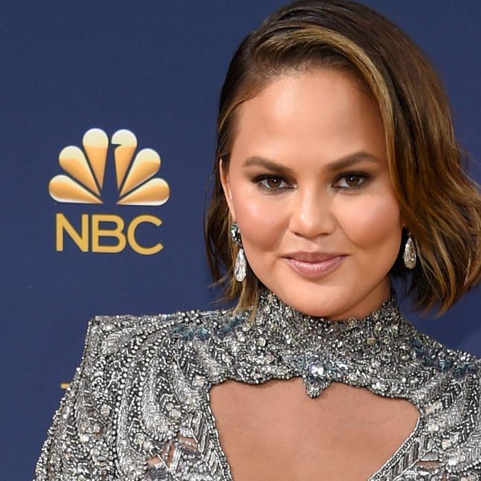 Chrissy Teigen Cringed Her Way To A New Meme At The Emmys