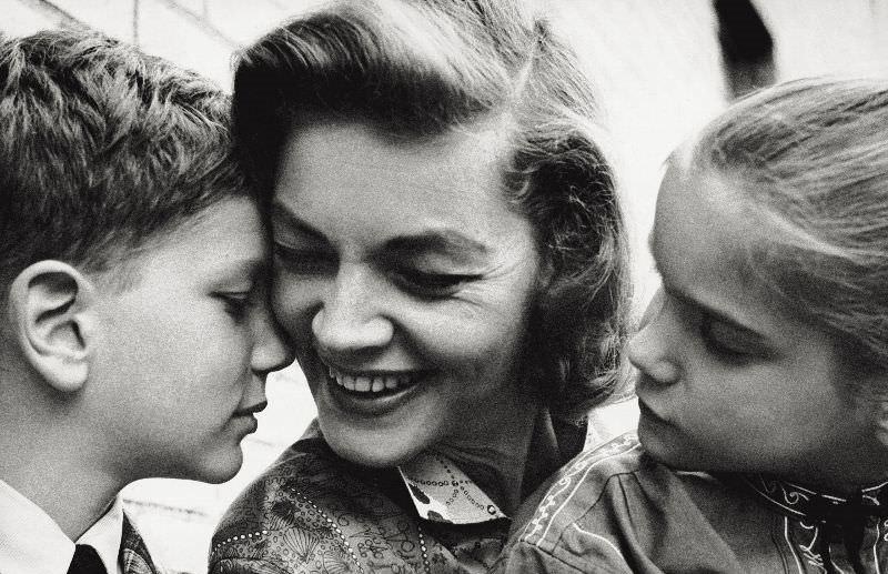 Lauren Bacall In 60s: Photos Capturing Some Amazing Moments From Her Life