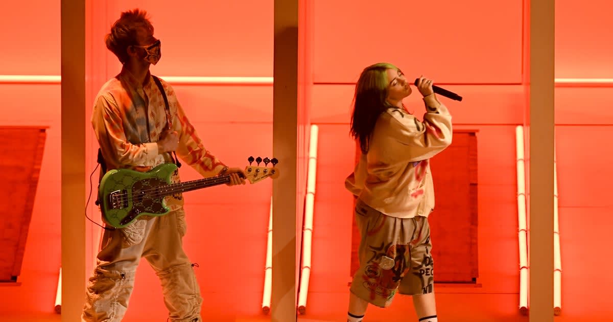 Billie Eilish Reminds Us That She's Not Our Friend in Her AMAs Performance