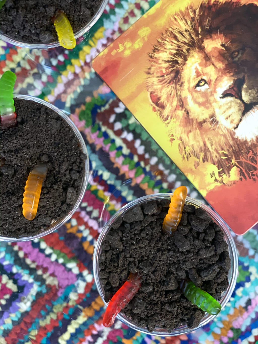 Oreo Dirt Pudding Recipe with Worms in Dirt Cups