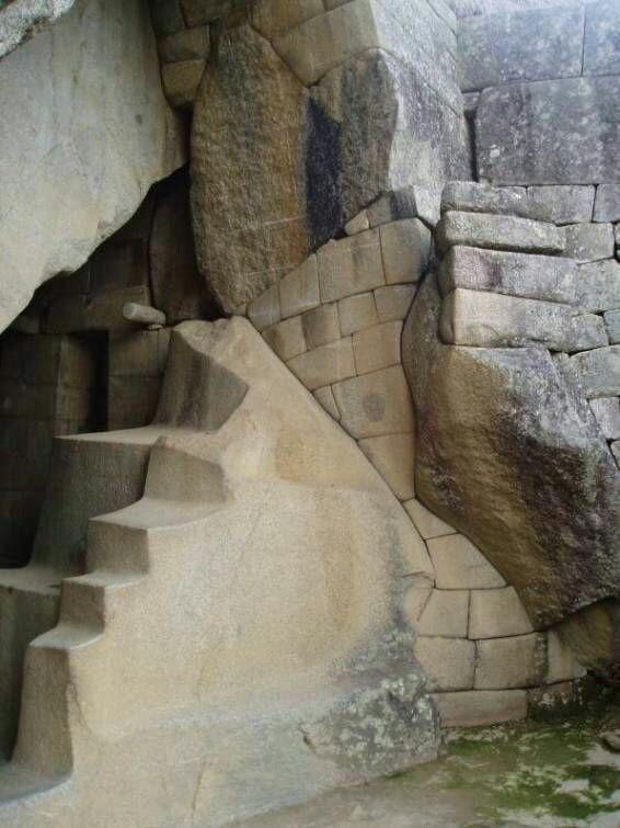 “Ancient stone work”. Sacred district, Machu Picchu: Would love to see archaeologists find anyone who could reproduce this with Bronze Age tools.