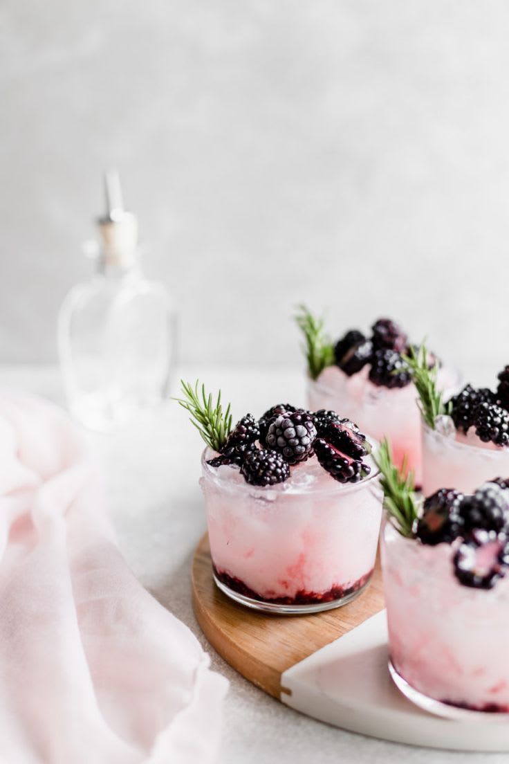 blackberry smash cocktails | Food, Yummy drinks, Gin recipes