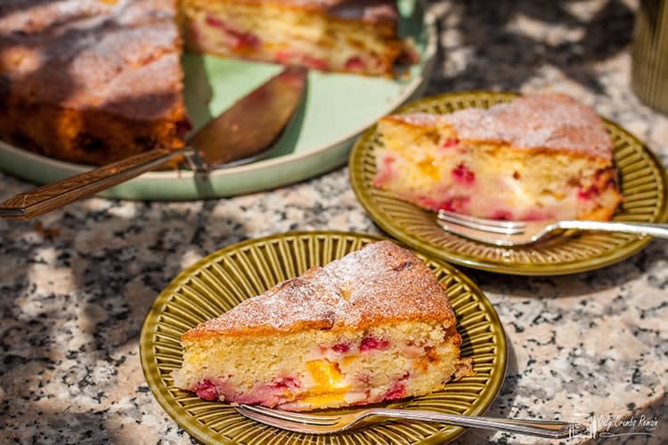 Easy Peach and Redcurrant Cake