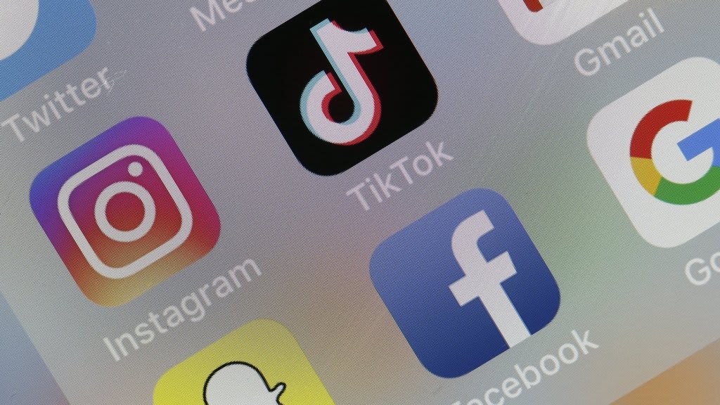 The FTC Is About to Crack Down on Influencer Ads on Instagram, TikTok, and YouTube