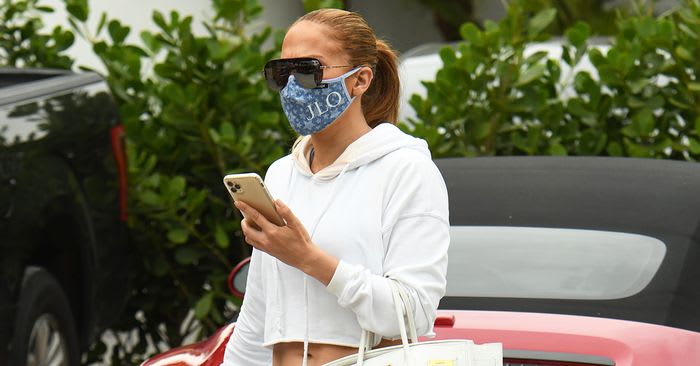 J.Lo and SJP Are Suddenly Making This Controversial Sweatpants Trend a Thing