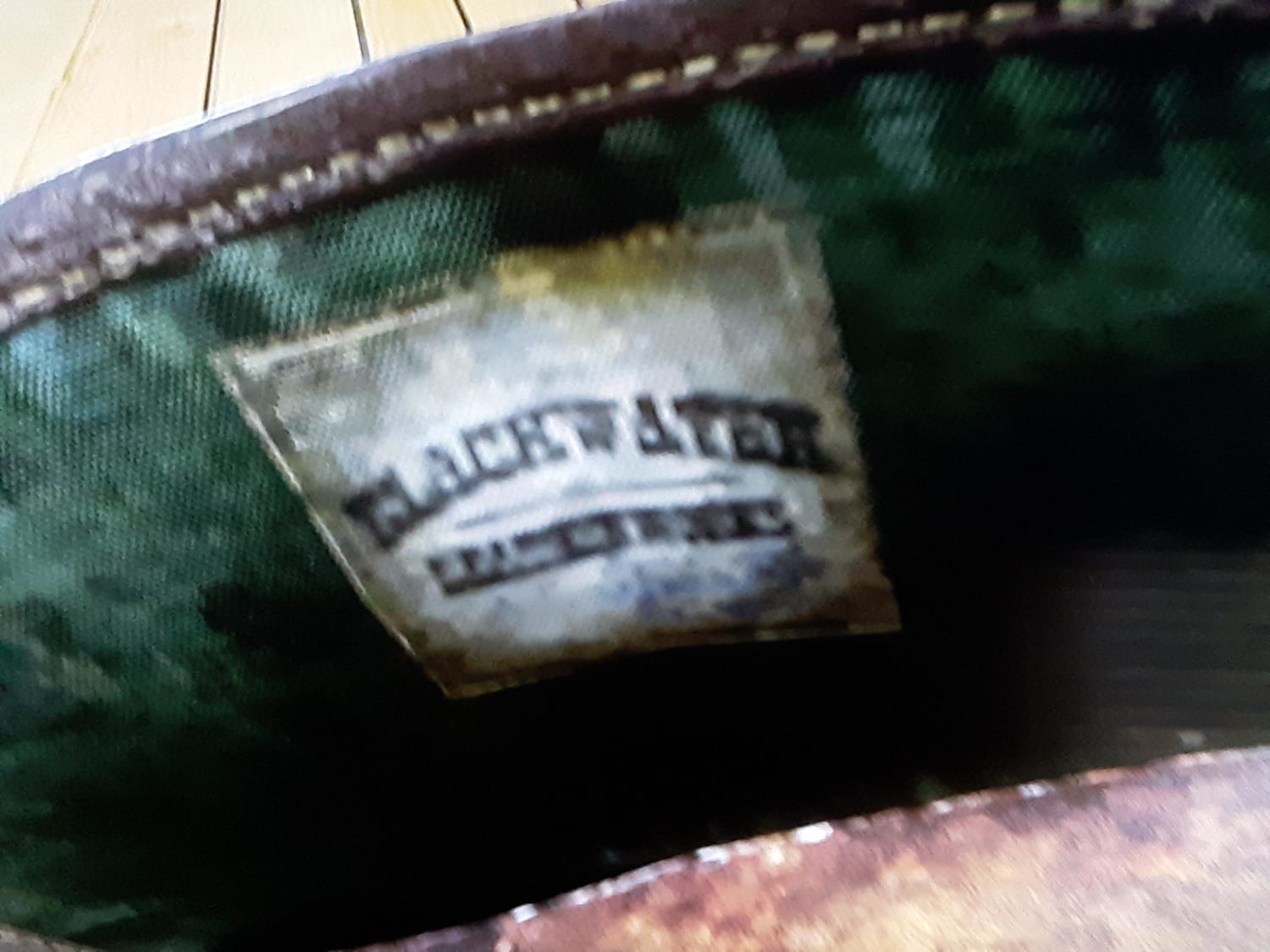So apparently John got his satchel from Blackwater. I still can't believe the level of detail in this game.