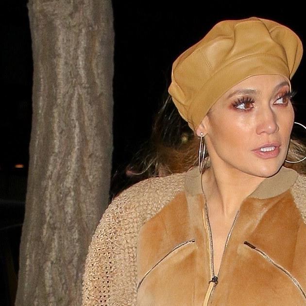 Jennifer Lopez Puts a New York Spin on a French Girl Classic