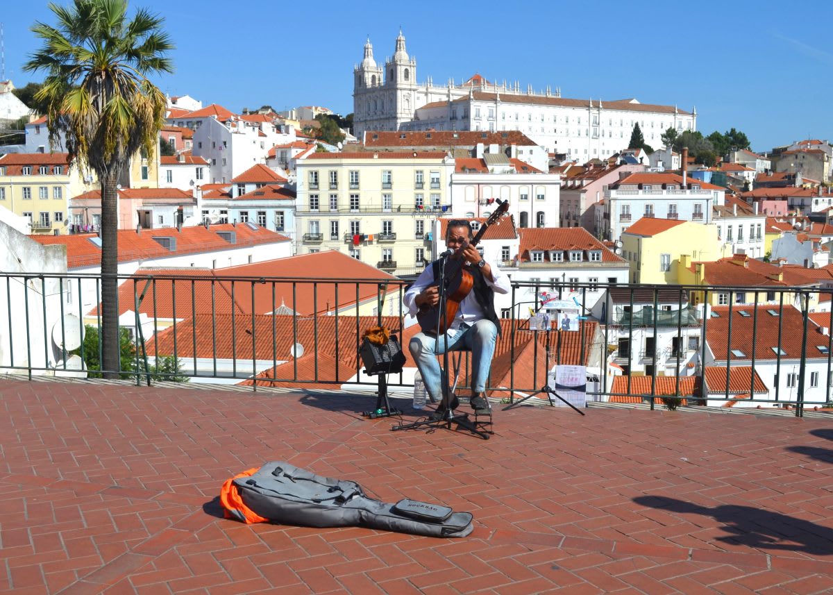 Do you know of the five best neighbourhoods in Lisbon?