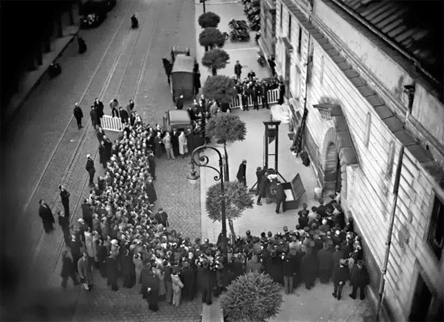 The last public execution by Guillotine, in 1939