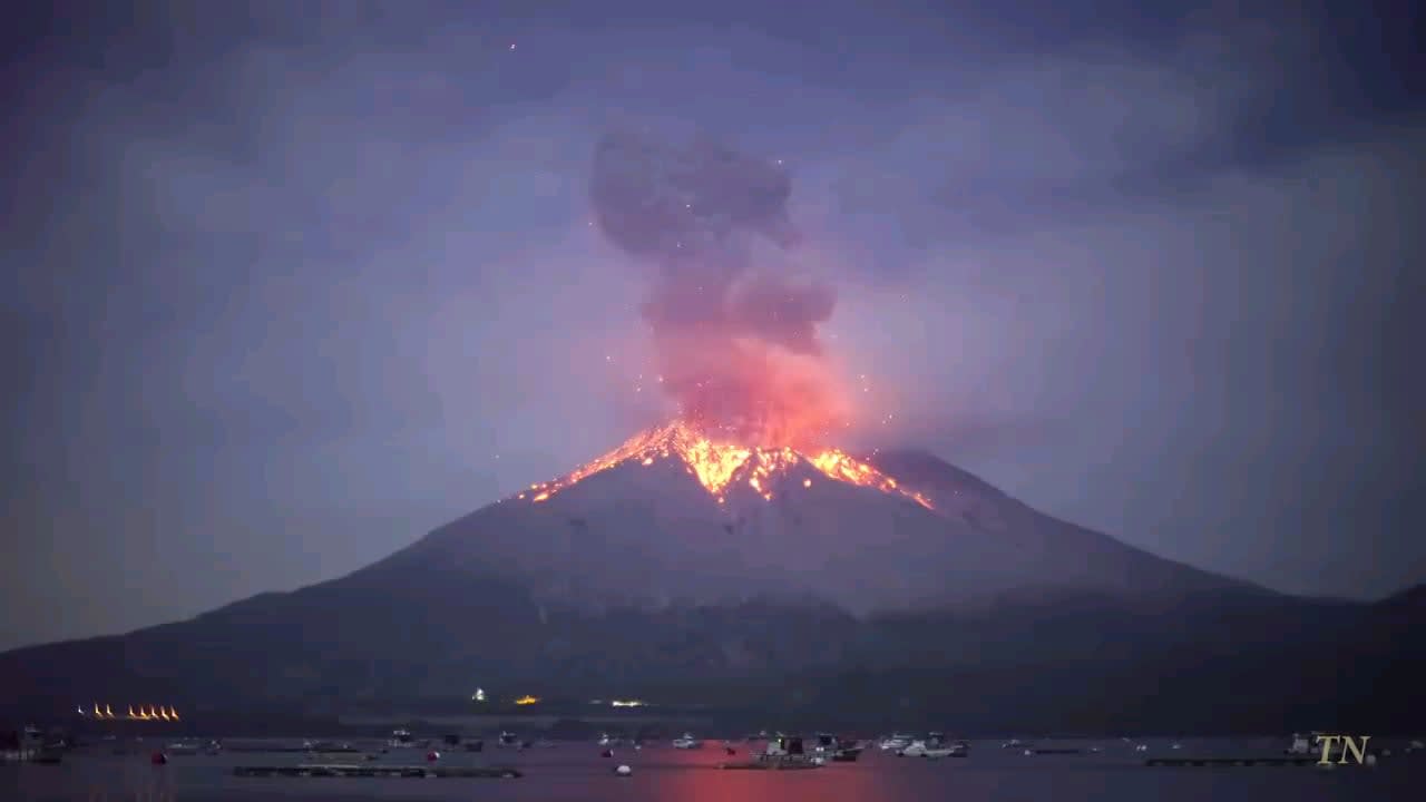 This Video of the Sakurajima erupting gives me chills. (Origin link in comments)