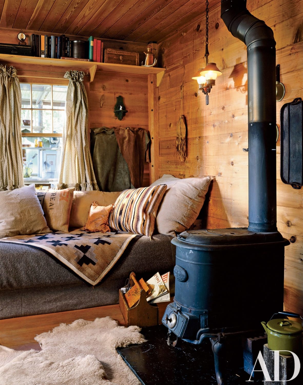 Mimi London Turns a One-Room Hideaway on Lake Michigan Into a Rustic Refuge