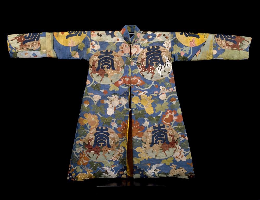 It may not look it but this vibrant men's robe is actually the oldest complete garment we have in our Chinese collection. From ancient to the contemporary, and everything in between, hone your knowledge of East Asian art with our course starting Sept: