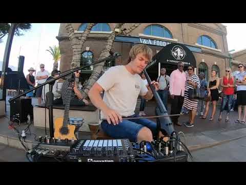 Street musician handing out goosebumps for free