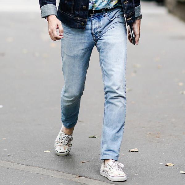 Light Wash Jeans Are Summer's Most Easygoing Essential