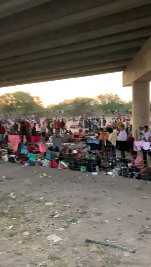 I live in a border town and this video was recorded on 15/9/21. These people are looking to cross the border to United States for a better life, they are mostly Haitians, Cubans, Venezuelans and Hondurans.
