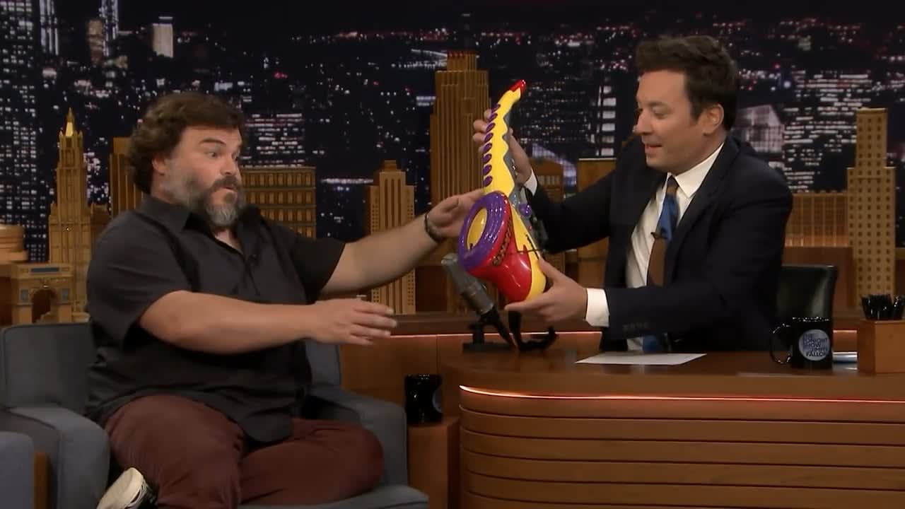 Jack Black performs his legendary Sax-a-Boom with the Roots
