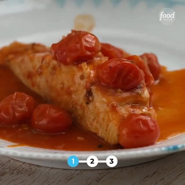You DON'T need to wait for frozen salmon to thaw before cooking it 🤯❄️ Get the recipes: Tomatoey Simmered Frozen Salmon: https://t.co/g1aQaiJw5i Lemon-Butter Baked Frozen Salmon: https://t.co/uim1mImzvp Pan-Fried Honey-Garlic Frozen Salmon: