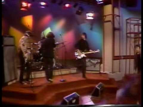 REM's live performance on Nickelodeon's talk show 'Livewire' (1983)