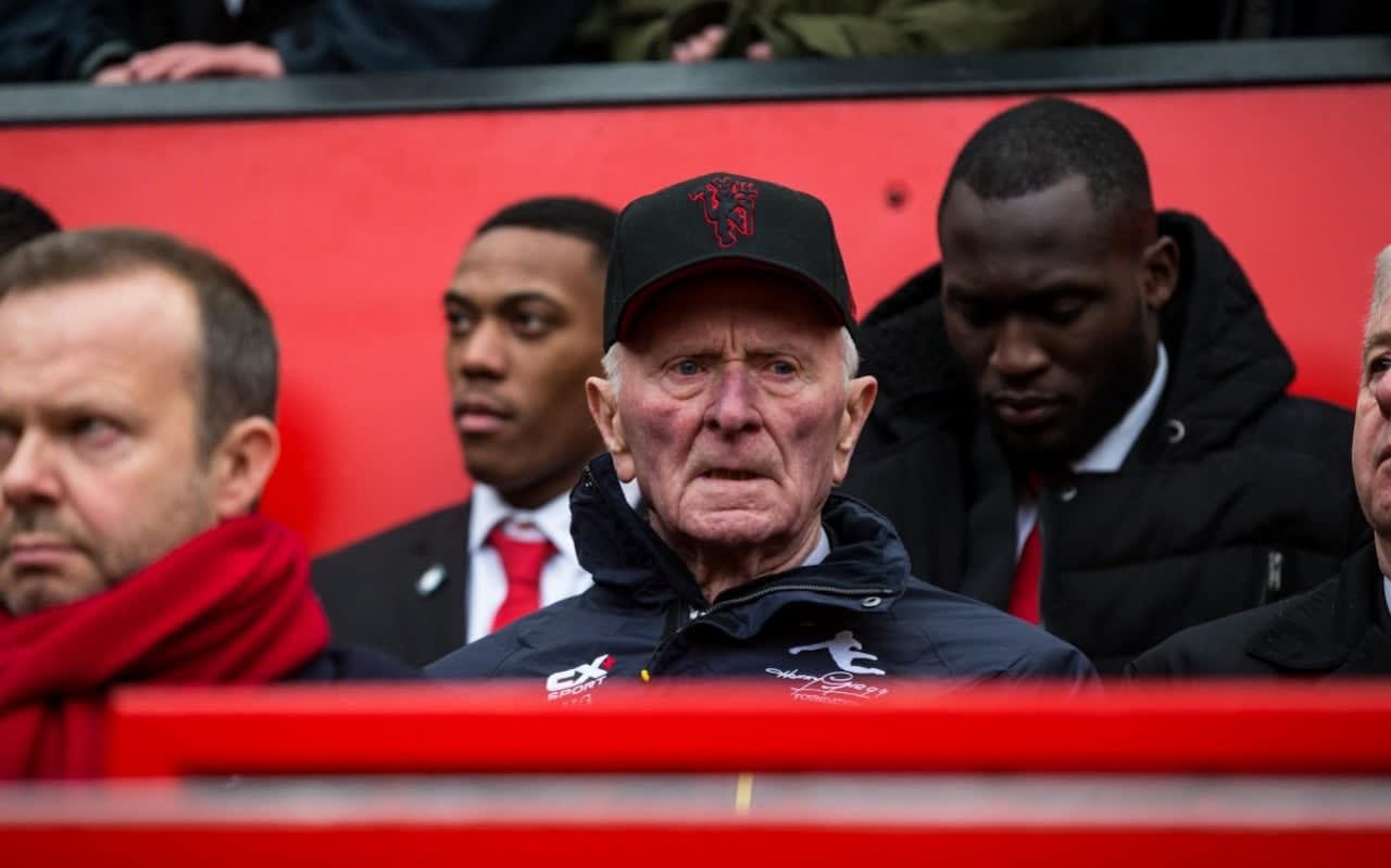Harry Gregg, former Manchester United goalkeeper and Munich air disaster hero, dies aged 87