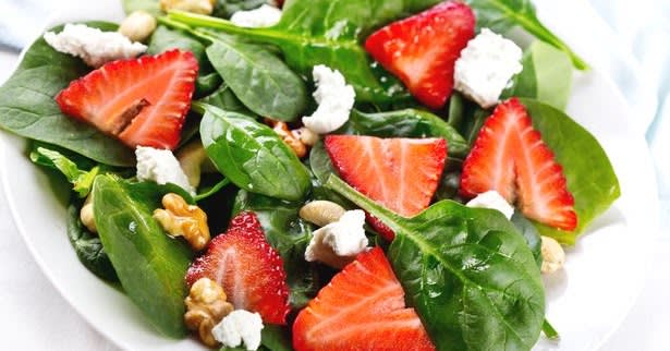 Strawberry Spinach Salad #vegetarian #salad #summerfood #recipe