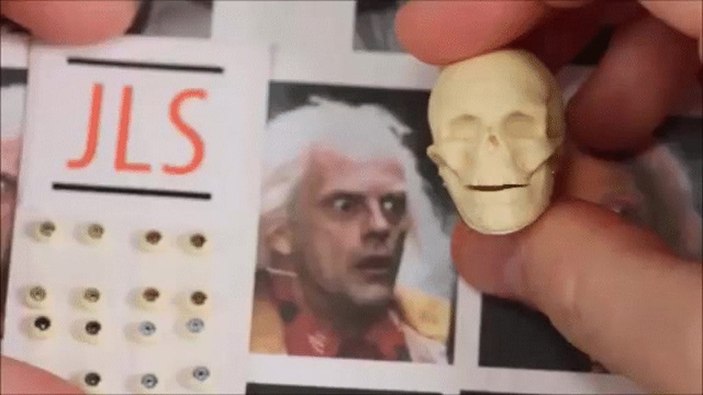 How miniature sculptures are made (figure is Doctor Emmett Brown)