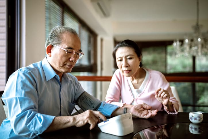 Can controlling blood pressure later in life reduce risk of dementia?