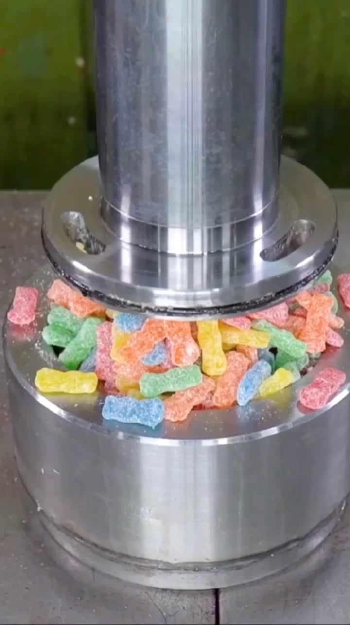 Satisfying hydraulic press crushing