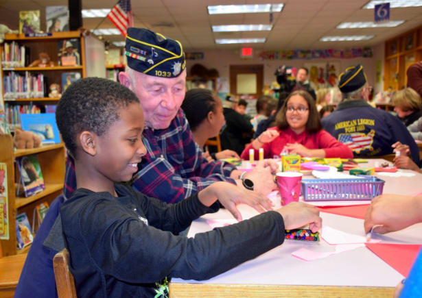 Ways to Teach Your Kids How and Why They Should Honor Veterans