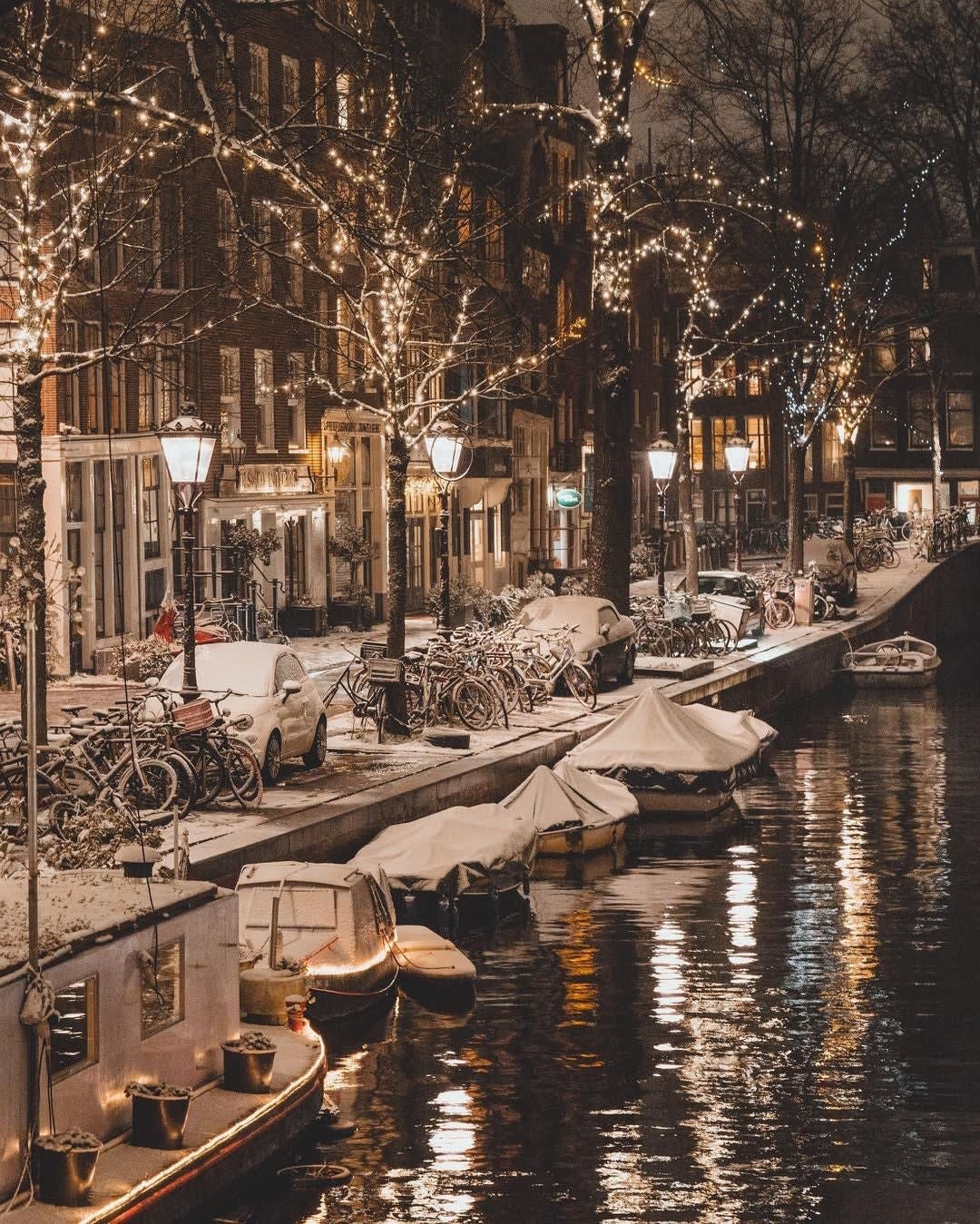 A snowy evening in amsterdam