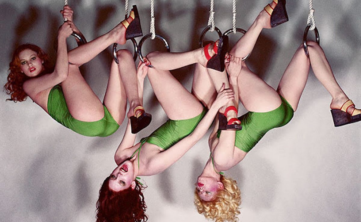 Spectacular Hypnotic & Surreal Fashion Photography by Guy Bourdin (50+ Photos)