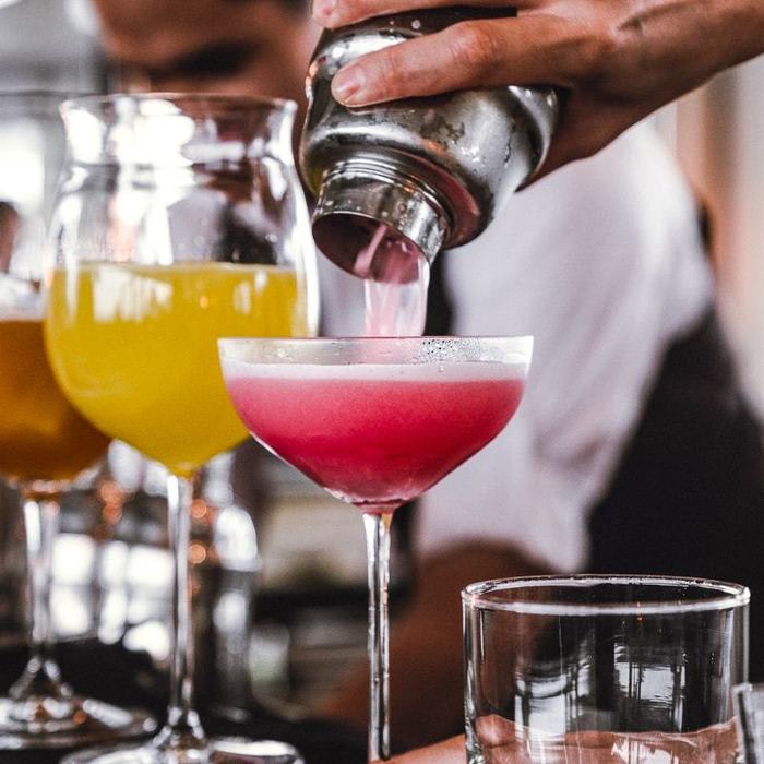 5 Easy Cocktails To Make For Your Next Party
