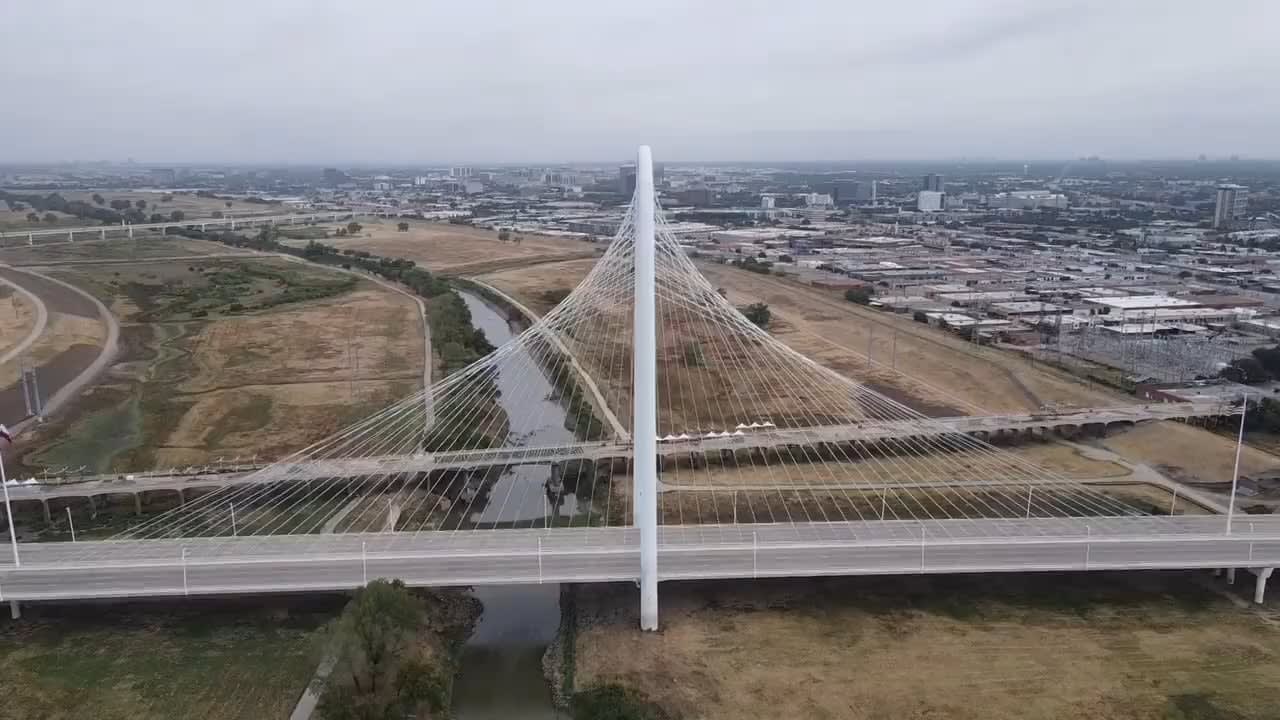 Trinity River in Dallas before and after rainfall. Video are about 18 hours apart