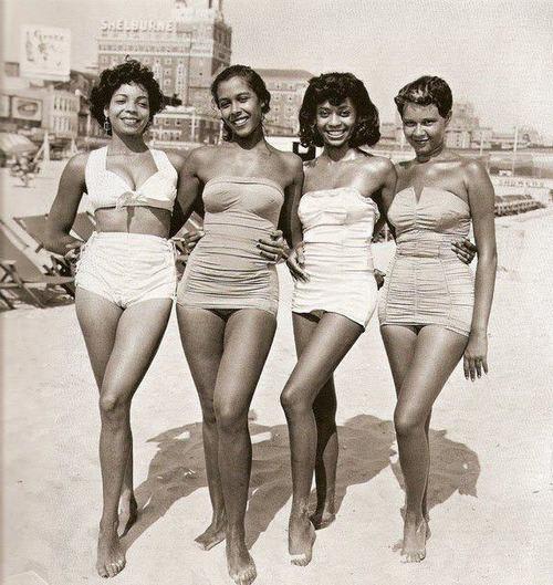 1950s African American Beach Beauties.