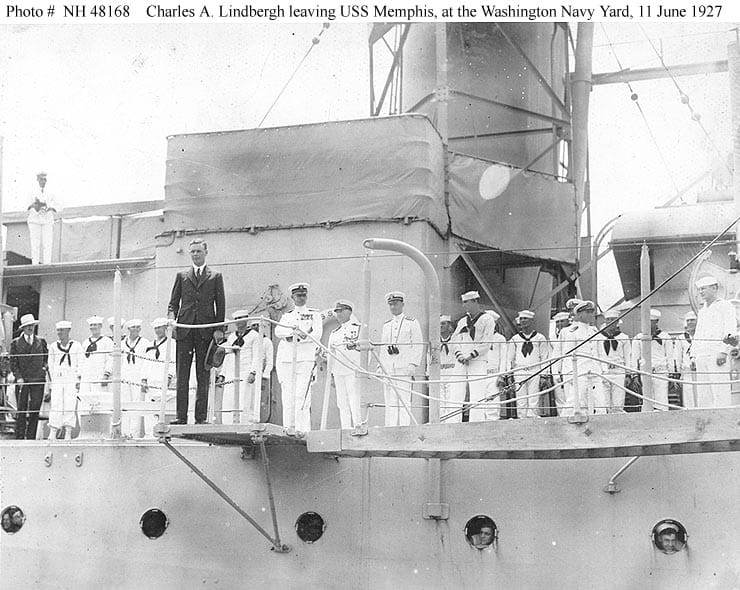 On this day in 1927, Charles Lindbergh received the first Distinguished Flying Cross ever awarded. He and the Spirit of St. Louis returned to the United States that same day, arriving at the Washington Navy Yard aboard the USS Memphis. 📷: