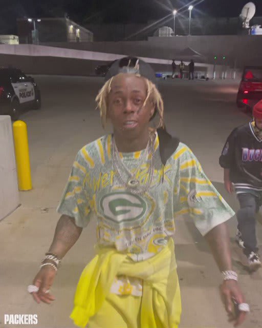 Lil Wayne pulled up to MNF to support Green Bay @brgridiron (via