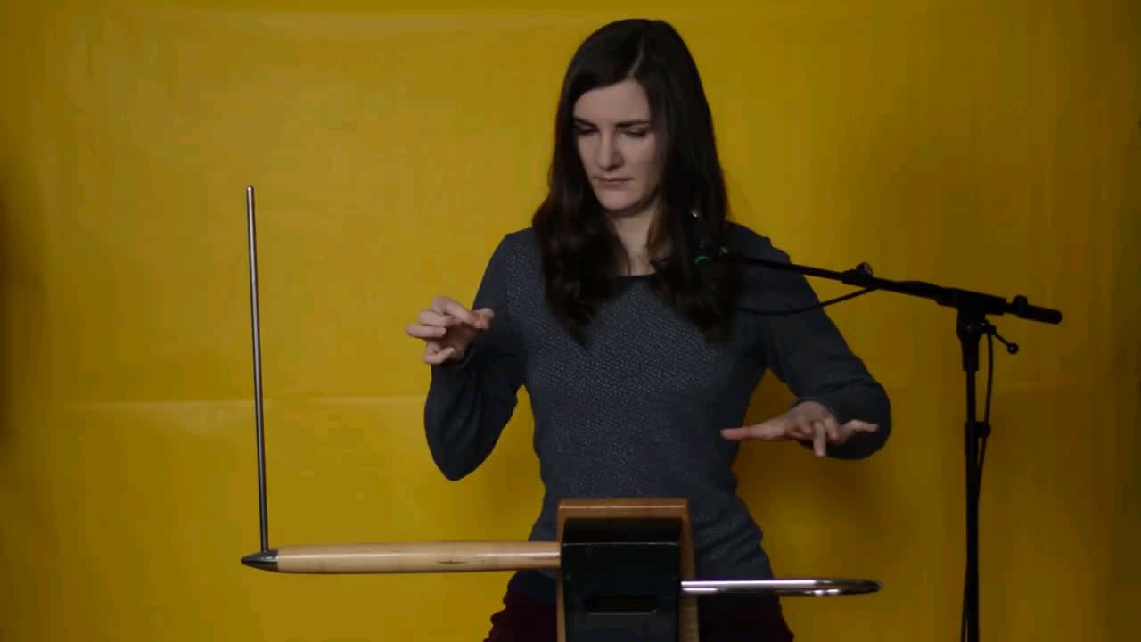 How a theremin should be used. Carolina Eyck performing Ennio Morricone