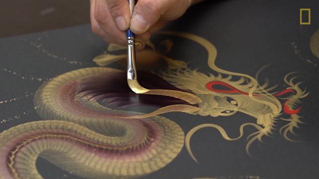 Watch This Artist Paint a Dragon's Body With One Soothing Stroke