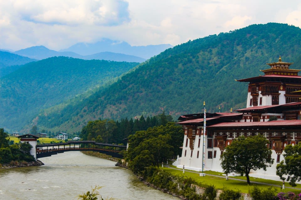 Bhutan Travel Guide - Tips & Tricks - Harstuff Travel